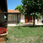 Dom wakacyjny Maison Landaise Moderne Avec Piscine Chauffee Et *